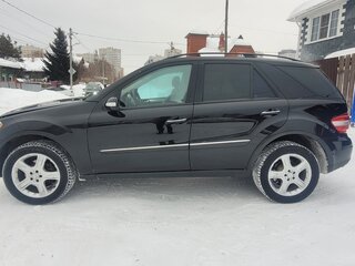 2005 Mercedes-Benz M-Класс 350 II (W164), чёрный, 1110000 рублей, вид 1