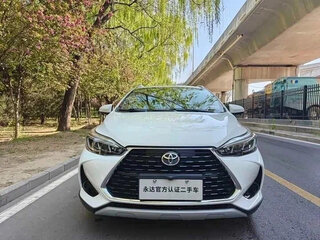 2023 Toyota Yaris L X XP150 Рестайлинг, белый, 1160007 рублей, вид 3