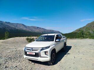 2019 Mitsubishi L200 V Рестайлинг, белый, 2150000 рублей, вид 2