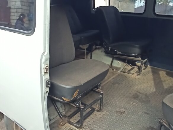 2004 УАЗ 2206, белый, 360000 рублей - вид 3