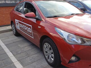 2020 Hyundai Solaris II Рестайлинг, красный, 1279999 рублей, вид 3