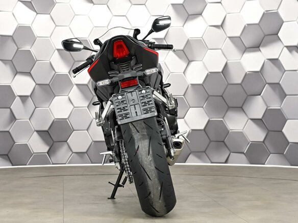2024 Honda CBR 650R, чёрный, 1077000 рублей - вид 5