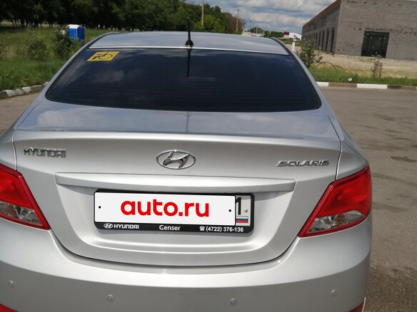 2015 Hyundai Solaris I Рестайлинг, серебристый, 1400000 рублей - вид 1