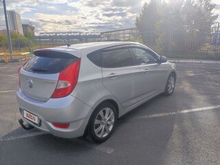 2012 Hyundai Solaris I, серебристый, 1100000 рублей, вид 5