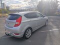 2012 Hyundai Solaris I, серебристый, 1100000 рублей - вид 4