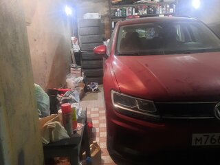 2020 Volkswagen Tiguan II, пурпурный, 3000000 рублей, вид 2