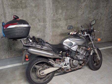 2003 Honda CB 900F Hornet, серебристый, 400000 рублей, вид 1