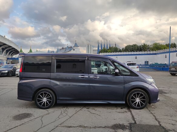 2017 Honda Stepwgn Spada V, фиолетовый, 1800000 рублей - вид 5