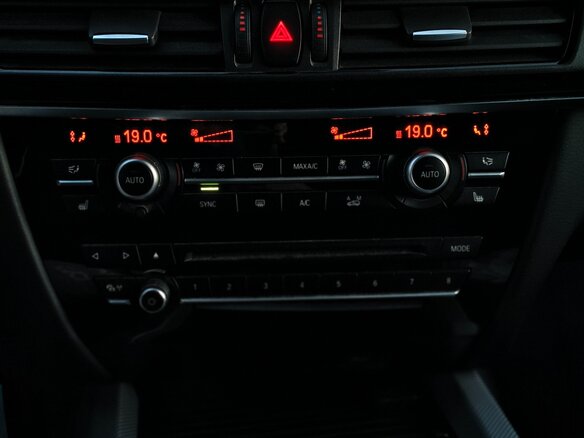 2018 BMW X5 30d III (F15), белый, 4900000 рублей - вид 34