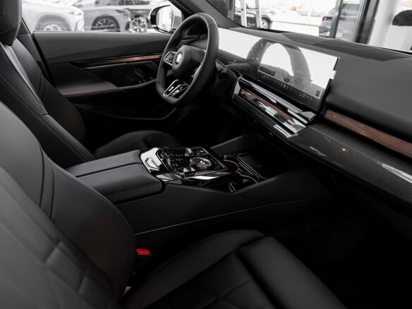 2025 BMW 5 серии 520d VIII (G60/G61/G68), серебристый, 9791700 рублей - вид 7