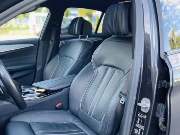 2019 BMW 5 серии 530d xDrive VII (G30/G31/G38), серый, 4500000 рублей - вид 5
