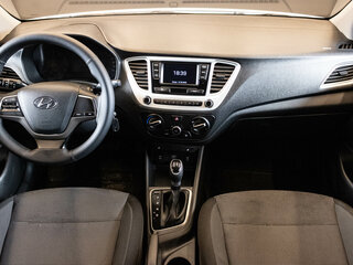 2019 Hyundai Solaris II, белый, 1349000 рублей, вид 5