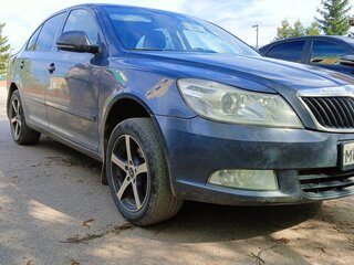 2011 Skoda Octavia II (A5) Рестайлинг, серый, 935000 рублей, вид 2