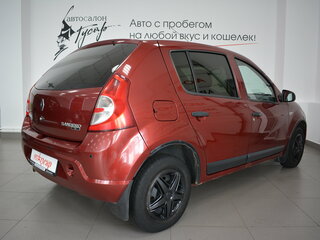 2012 Renault Sandero I, красный, 399000 рублей, вид 4