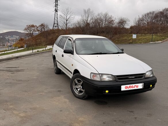 2001 Toyota Caldina II Рестайлинг, белый, 270000 рублей - вид 2