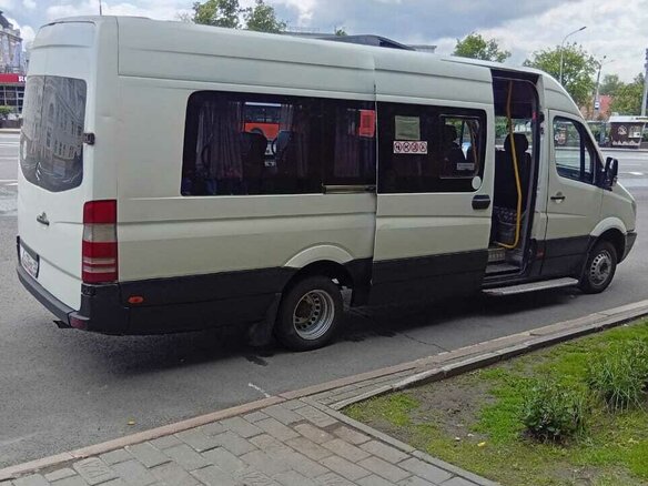 2011 Mercedes-Benz Sprinter, белый, 2600000 рублей - вид 4