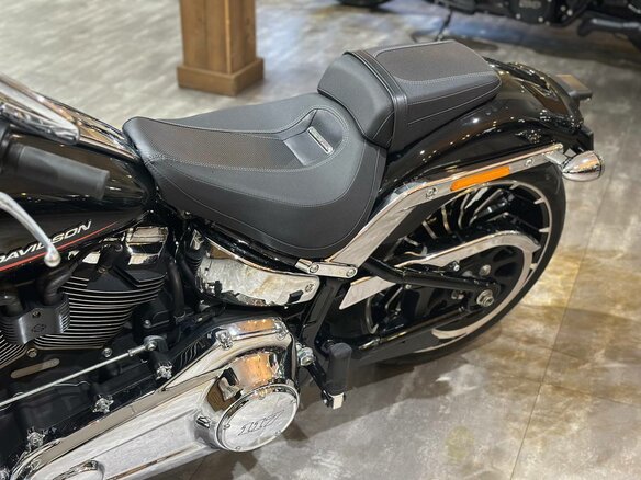 2023 Harley-Davidson Breakout, чёрный, 3250000 рублей - вид 12