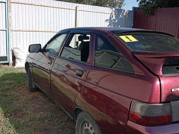 2004 Lada (ВАЗ) 2112, красный, 220000 рублей - вид 3