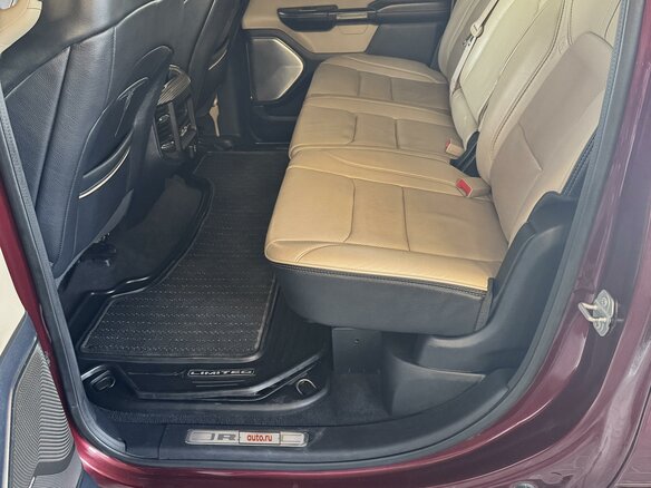 2020 Ram 1500 Crew Cab V, красный, 3500000 рублей - вид 16