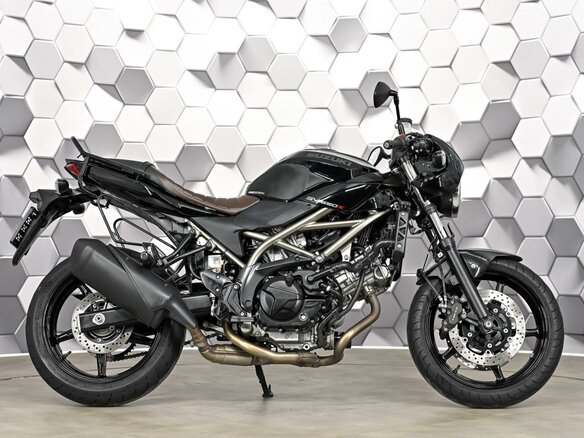 2023 Suzuki SV 650, чёрный, 677000 рублей - вид 2