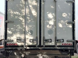 1998 Volvo FH, красный, 4000000 рублей, вид 2