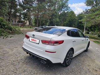 2018 Kia Optima IV Рестайлинг, белый, 1570000 рублей, вид 4