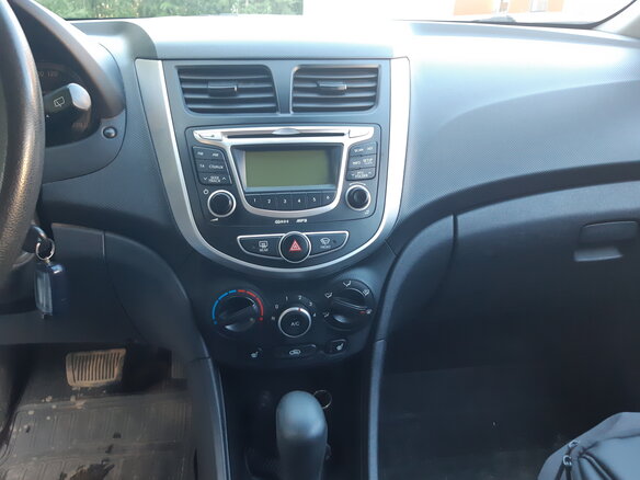 2011 Hyundai Solaris I, серый, 850000 рублей - вид 9