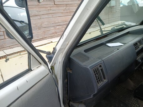 1988 Mazda Bongo, белый, 450000 рублей, вид 3