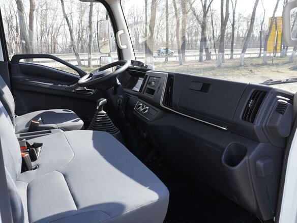 2023 Isuzu Elf (N-series), белый, 4090000 рублей - вид 5
