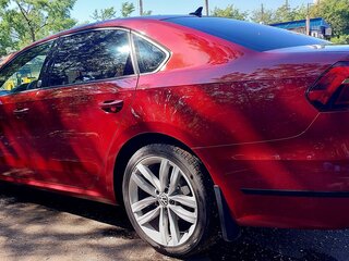 2018 Volkswagen Passat (North America and China) I Рестайлинг, красный, 2300000 рублей, вид 3