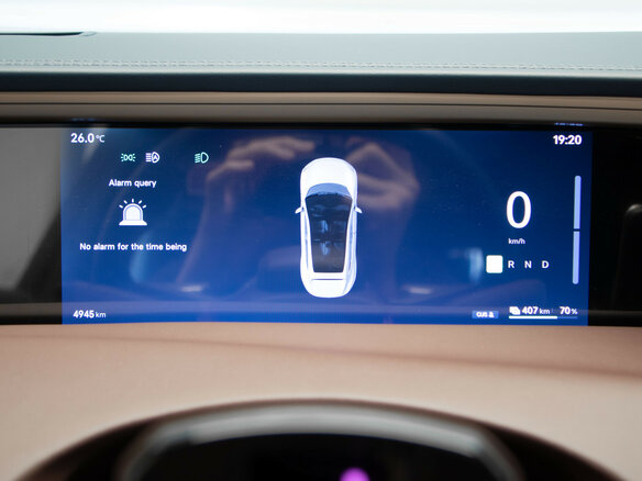 2023 Avatr 11 90 kWh I, серебристый - вид 10