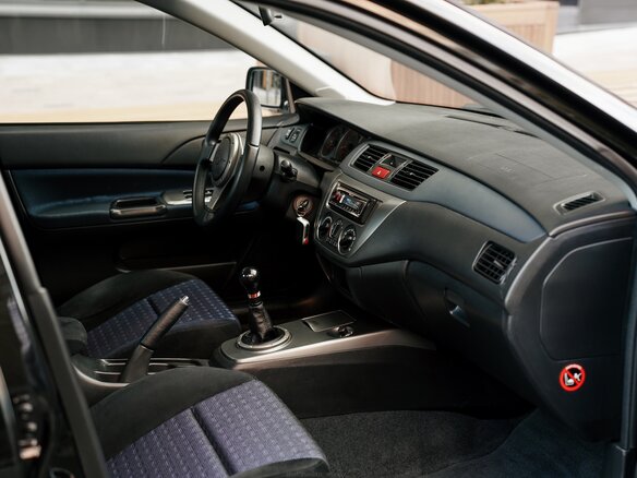 2004 Mitsubishi Lancer Evolution VIII, чёрный - вид 32