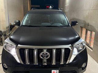 2017 Toyota Land Cruiser Prado 150 Series Рестайлинг 1, чёрный, 4400000 рублей, вид 2