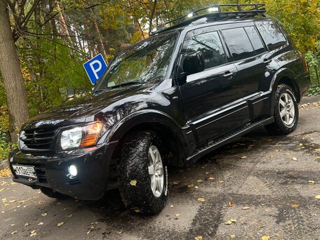 2006 Mitsubishi Pajero III Рестайлинг, чёрный, 830000 рублей, вид 3