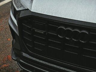 2021 Audi Q8 55 TFSI I (4M), серебристый, 6491715 рублей, вид 2