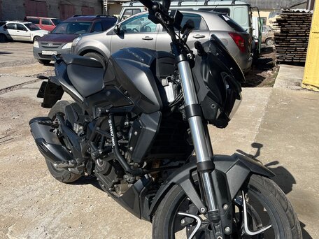 2019 Bajaj Dominar 400, чёрный, 330000 рублей, вид 1
