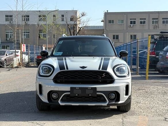 2022 Mini Countryman Cooper II Рестайлинг, белый, 1780000 рублей - вид 1