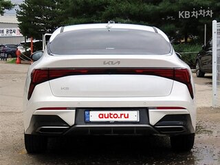 2024 Kia K5 III Рестайлинг, белый, 2700500 рублей, вид 4
