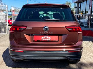 2021 Volkswagen Tiguan II Рестайлинг, коричневый, 2579000 рублей, вид 5