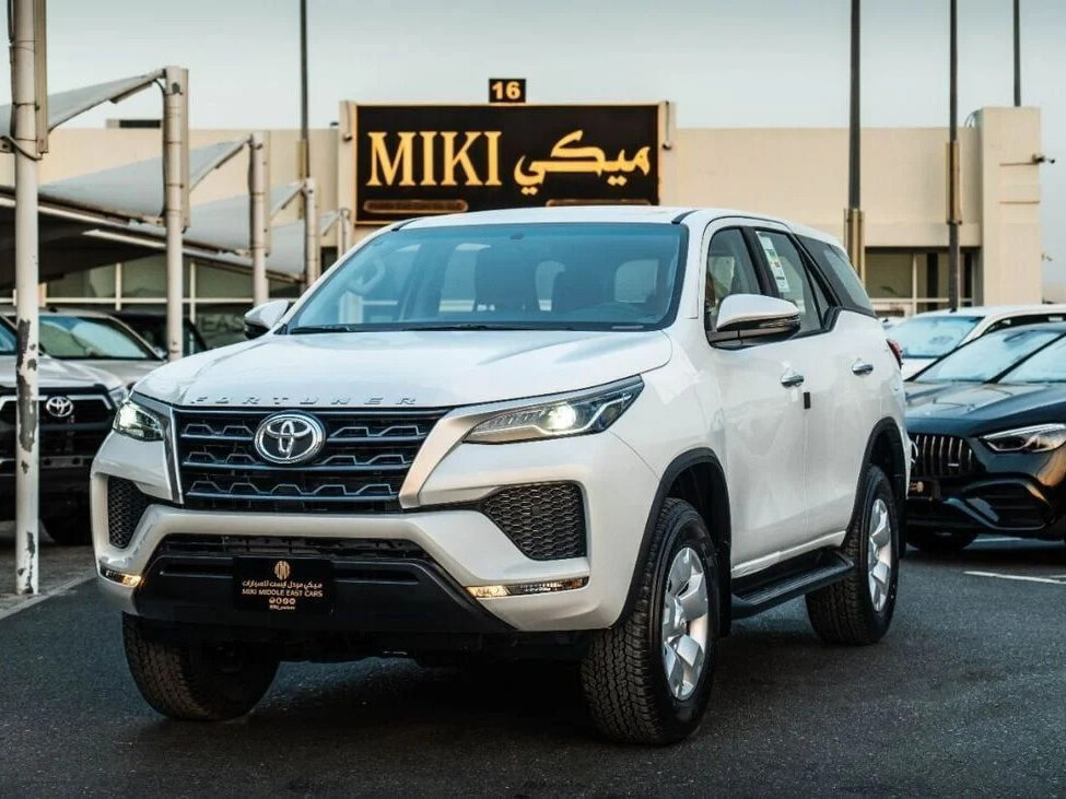 Открыть фотографии: Toyota Fortuner II Рестайлинг