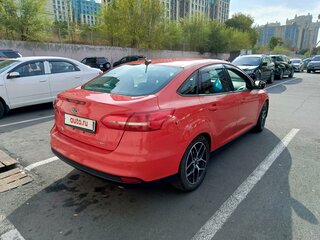 2017 Ford Focus III Рестайлинг, красный, 1060000 рублей, вид 3