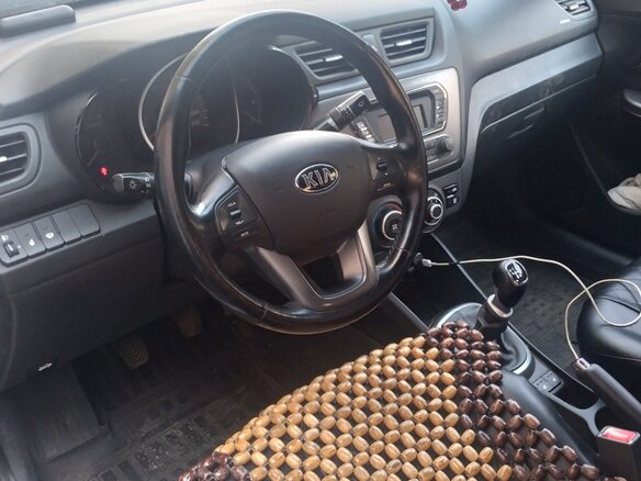 2014 Kia Rio 5-speed III, серый, 750000 рублей - вид 5