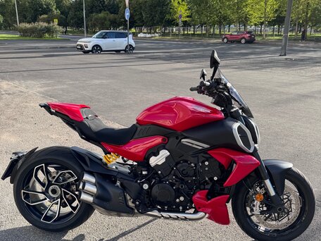 2024 Ducati Diavel V4, красный, 2600000 рублей, вид 1