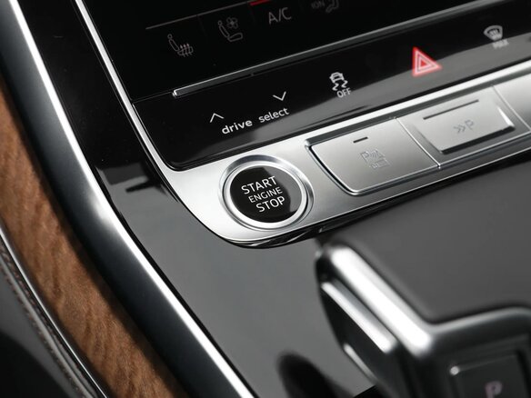 2025 Audi Q7 55 TFSI II (4M) Рестайлинг 2, белый, 13100000 рублей - вид 15
