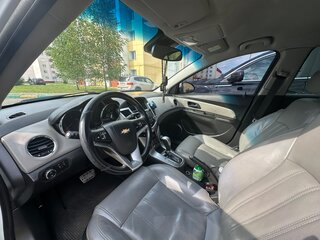 2012 Chevrolet Cruze I, белый, 800000 рублей, вид 5