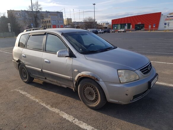 2002 Kia Carens I (RS) Рестайлинг, серебристый, 190000 рублей - вид 2