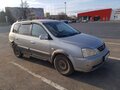 2002 Kia Carens I (RS) Рестайлинг, серебристый, 190000 рублей - вид 2