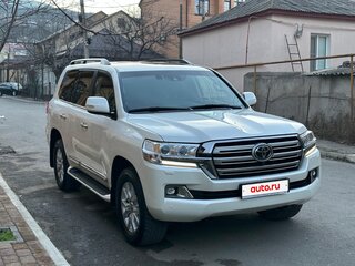 2021 Toyota Land Cruiser 200 Series Рестайлинг 2, белый, 10500000 рублей, вид 2