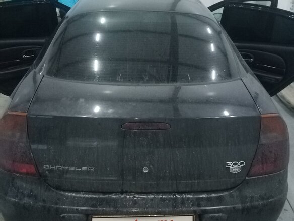 1998 Chrysler 300M, чёрный - вид 4