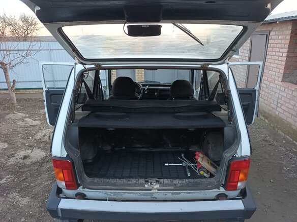 2011 Lada (ВАЗ) 2121 (4x4) I Рестайлинг, белый, 420000 рублей - вид 11